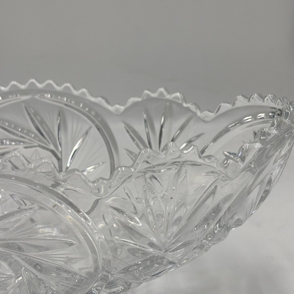 Vintage Bohemian Lead Crystal Bowl – Timeless Elegance from Czechoslovakia ✨ - Picture 12 of 14